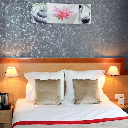 Hotel Du Chemin Vert Париж Екстериор снимка