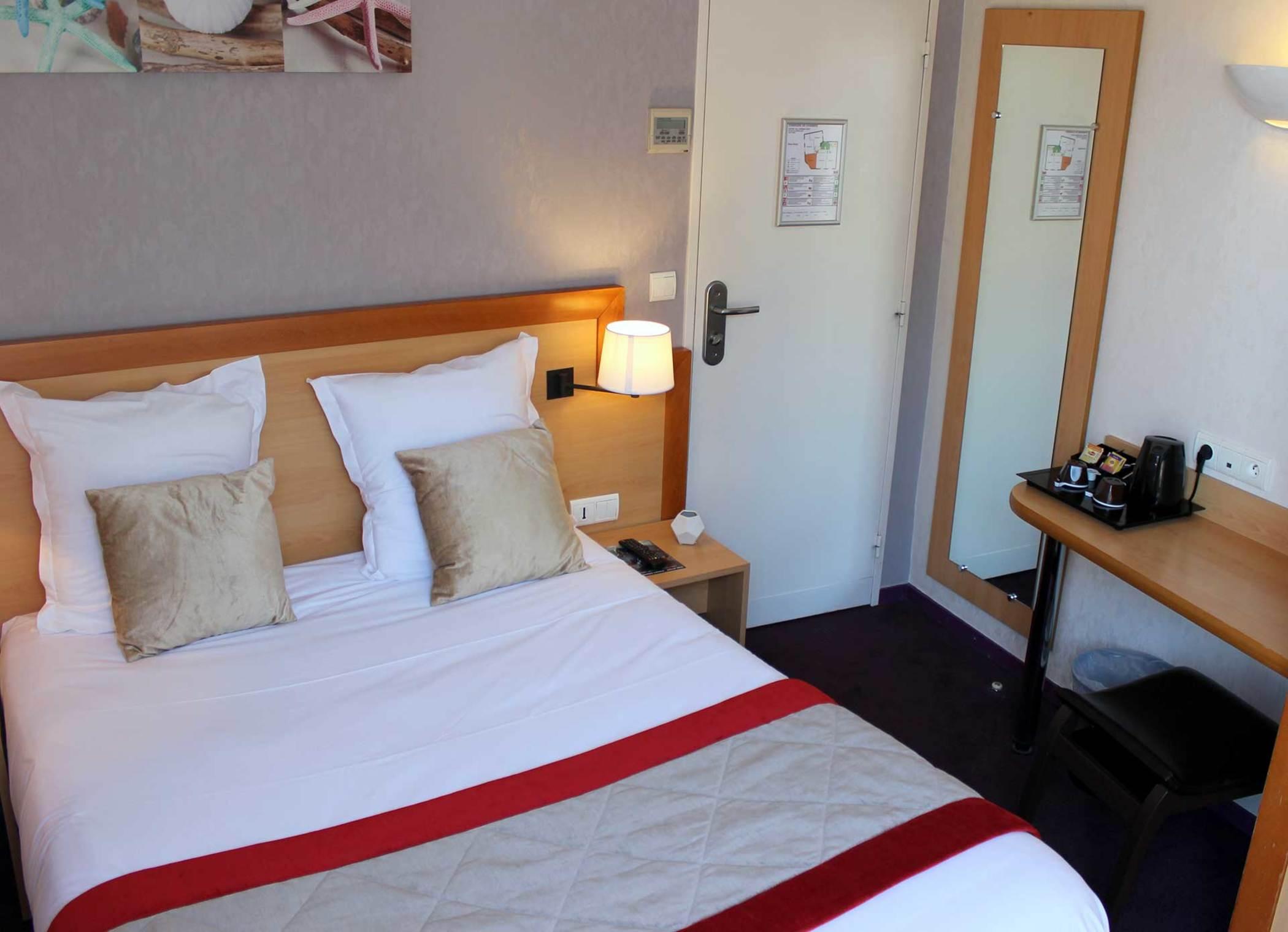 Hotel Du Chemin Vert Париж Екстериор снимка