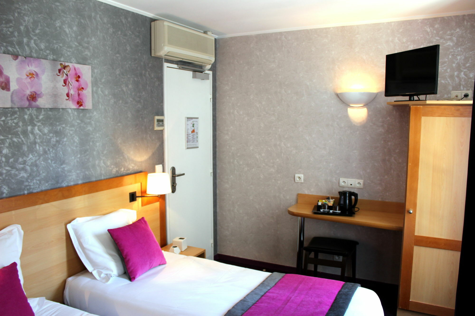 Hotel Du Chemin Vert Париж Екстериор снимка